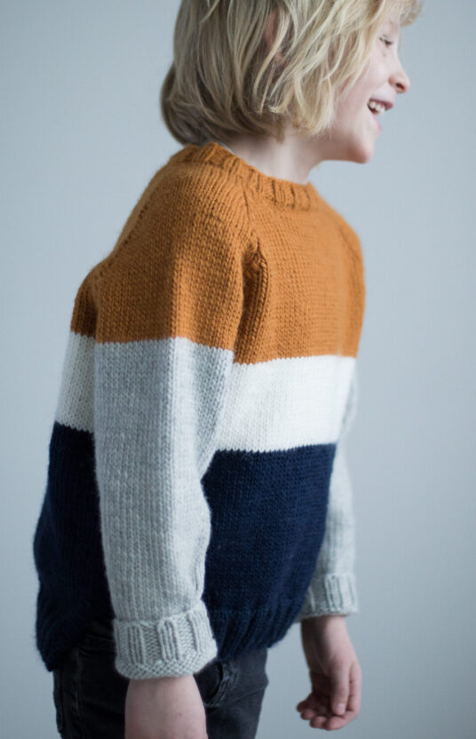 enkel strikkegenser til barn med raglan. Barnestrikk genser inspirasjon