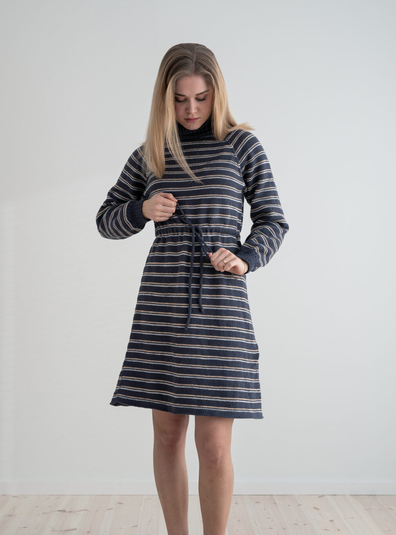 Damestrikk 2020-87 - HipKnitShop strikkeoppskrift kjole bomull dame