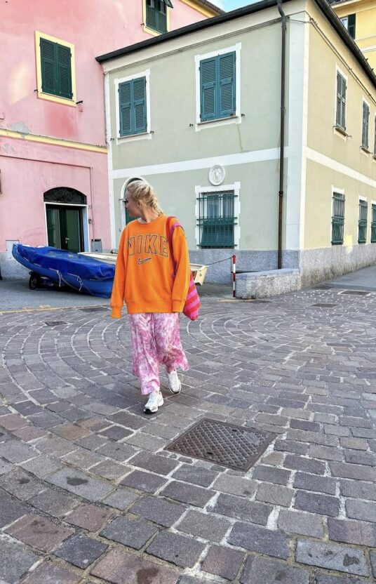 knitted totebag pattern in cotton yarn. Knitted totebag pattern in cotton yarn.