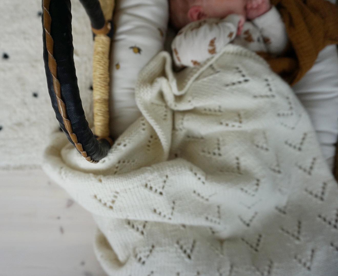  - Bloom blanket | Knitted baby blanket | Knitting pattern- by HipKnitShop - 24/11/2020