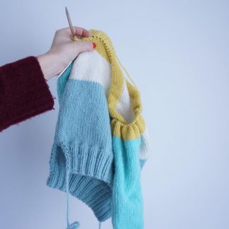 Strikkeoppskrift enkel genser barn - Jubel sweater kids | Knitting kit for kids sweater- by HipKnitShop - 12/02/2018