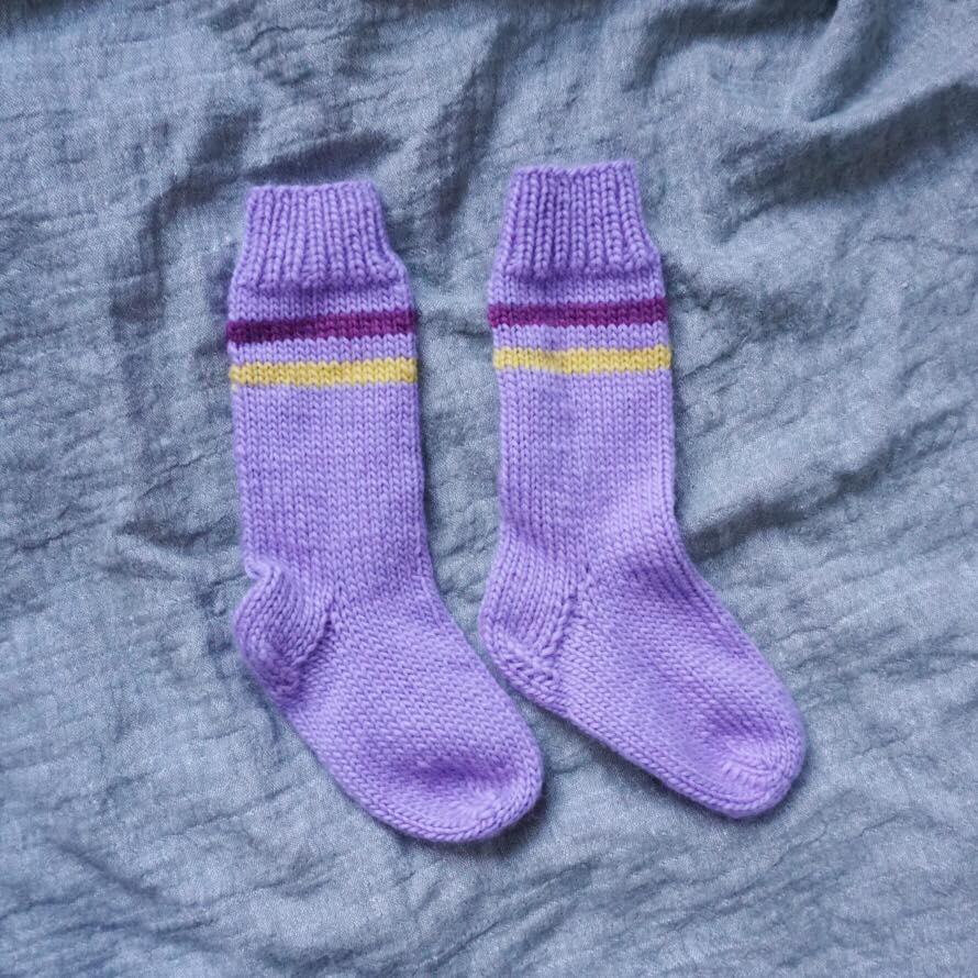 knitted socks pattern - Bossy socks | Woolen Socks kids knitting kit - by HipKnitShop - 11/11/2018