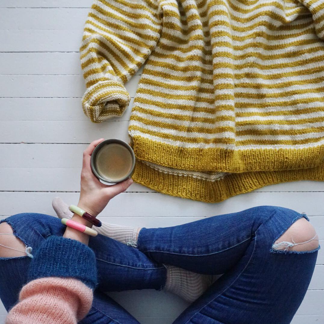 strikk til herre - Striped sweater women knitting pattern | Stripeday sweater - by HipKnitShop - 18/03/2019