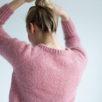 strikkeoppskrift enkel genser dame - Eben Sweater | Basic sweater women knitting kit - by HipKnitShop - 29/06/2018