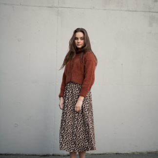 damegenser strikkepakke - Elvira Sweater | Turtleneck sweater women knitting kit - by HipKnitShop - 03/09/2018