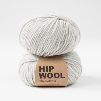 Knittingpattern , strikk garn nettbutikk - Lea Sweater | V-neck sweater knitting kit - by HipKnitShop - 07/05/2018