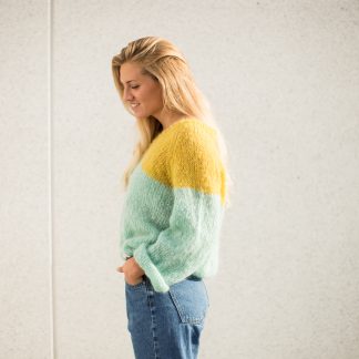  - Candyfloss sweater | Knitting pattern V-neck sweater - by HipKnitShop - 01/11/2017