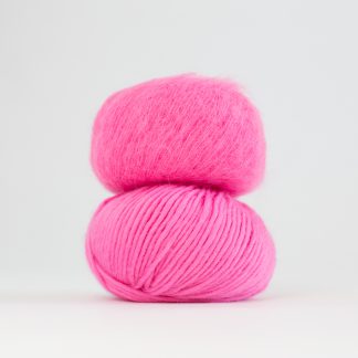 bubblegum pink - Marshmallow Beanie | Fluffy beanie knitting kit - by HipKnitShop - 31/08/2018