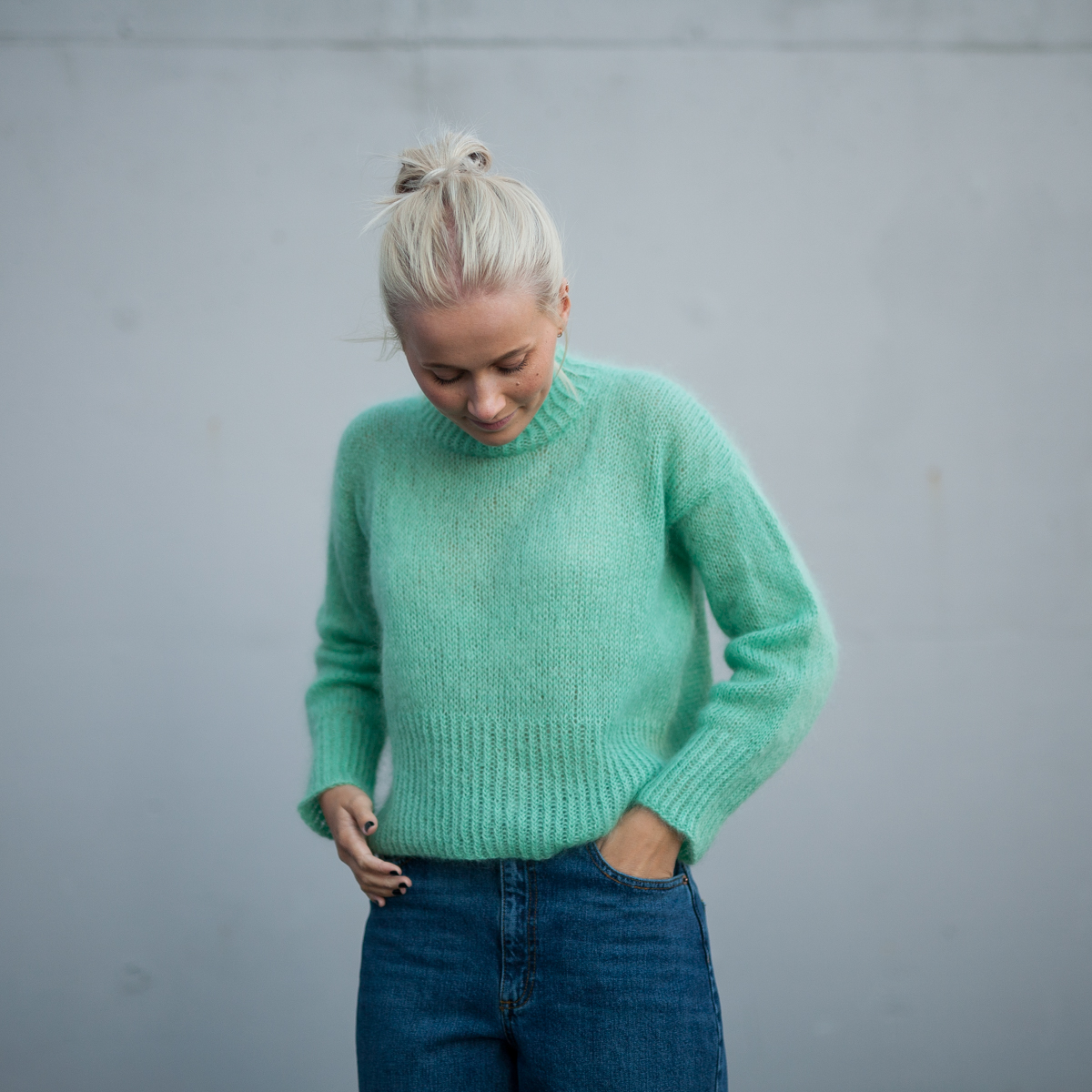 mohair genser oppskrift - Elvira Sweater | Turtleneck sweater women knitting kit - by HipKnitShop - 03/09/2018