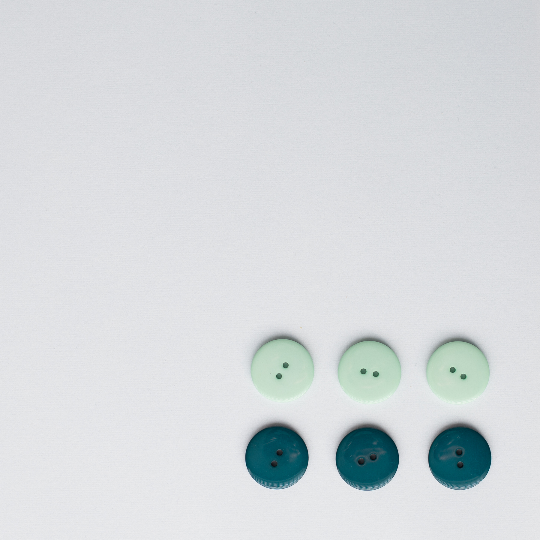  - Dark green plastic button | Medium | 23 mm | Round plastic button - 28/03/2018