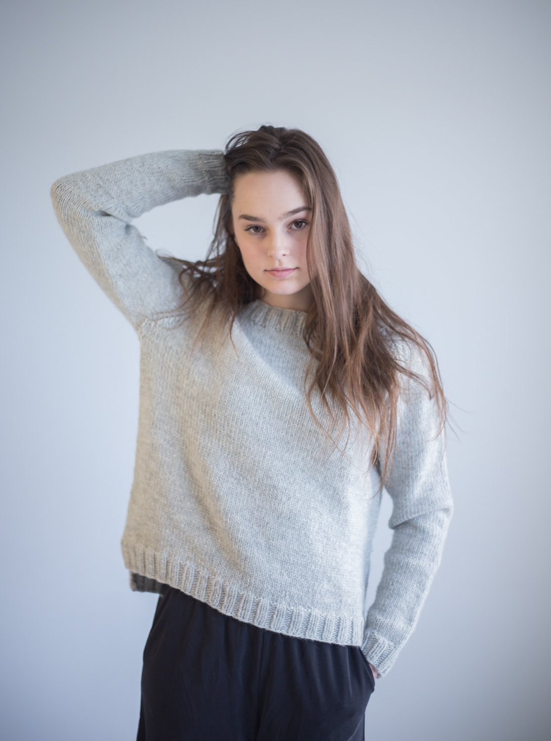 knitting patten sweater raglan women grey