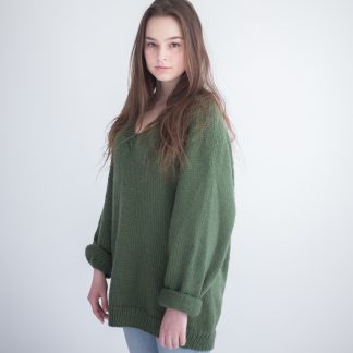  - Lea Sweater | V-neck sweater knitting kit - by HipKnitShop - 07/05/2018