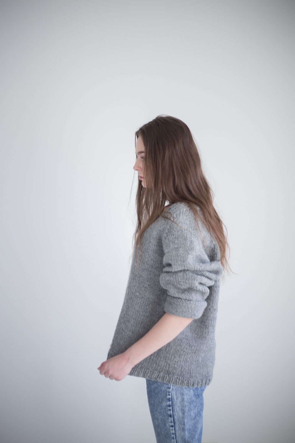 womens v neck sweater knitting pattern - Lea Sweater | V-neck sweater knitting kit - by HipKnitShop - 07/05/2018