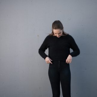  - Freya Sweater | V back sweater knitting pattern - by HipKnitShop - 28/08/2018
