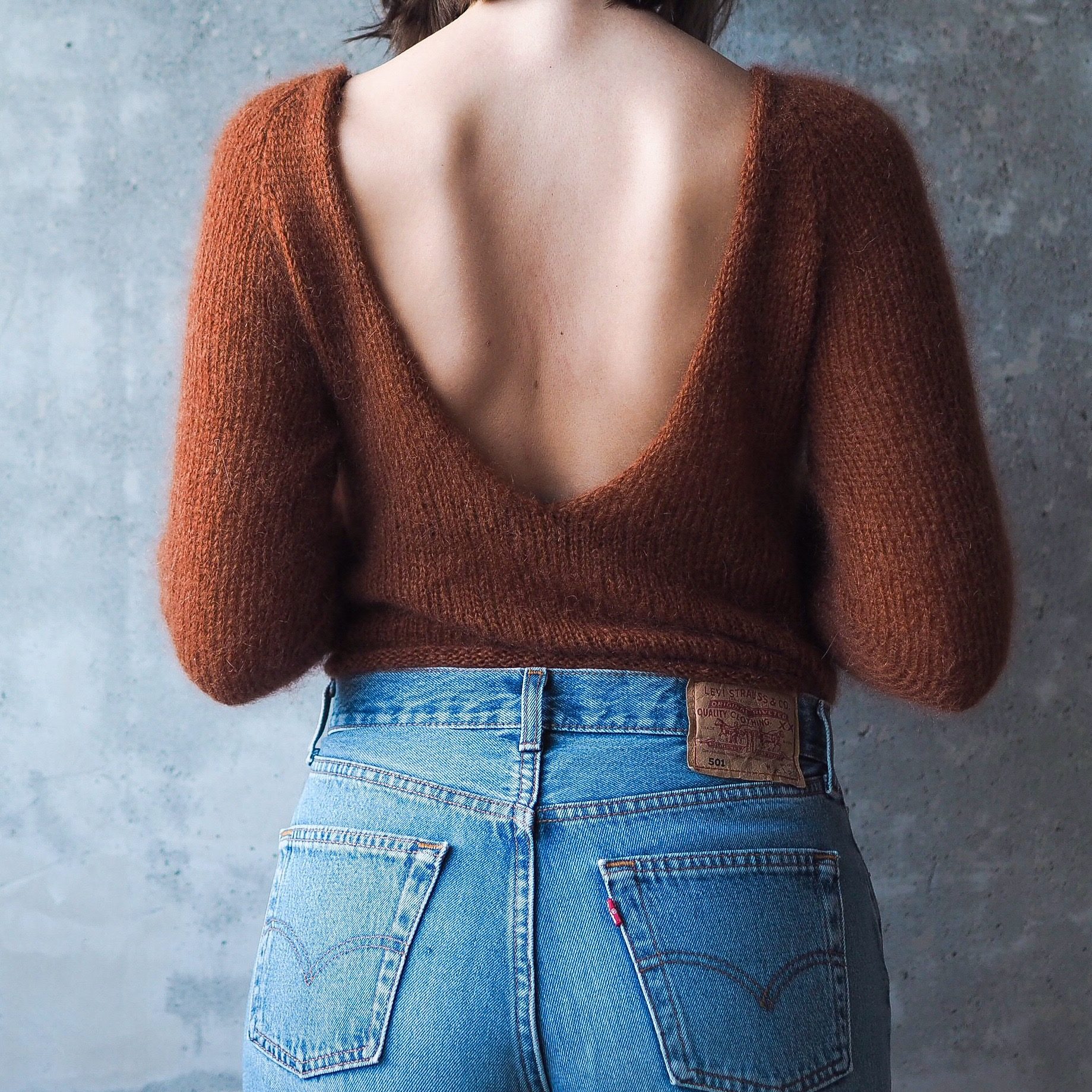 opkald person automatisk Freya Sweater | V back sweater knitting pattern - by HipKnitShop