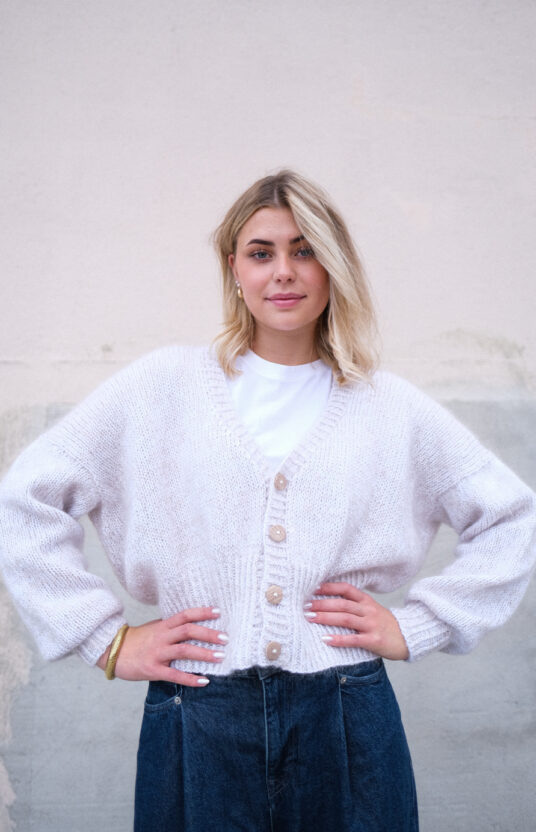 strikkejakke dame inspirasjon strikkeoppskrift cardigan til dame i merino