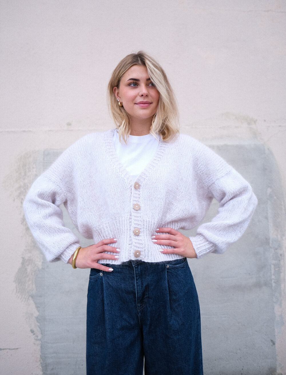 Deja vu cardigan knitting pattern - HipKnitShop strikkejakke dame inspirasjon strikkeoppskrift cardigan til dame i merino