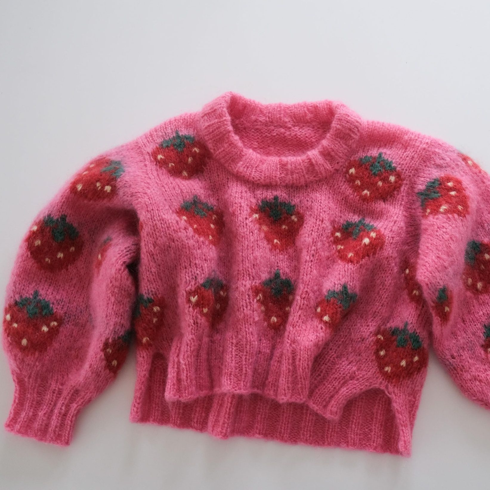  - Fruity genser | Jordbærgenser dame | Fluffy av HipKnitShop - 01/09/2022