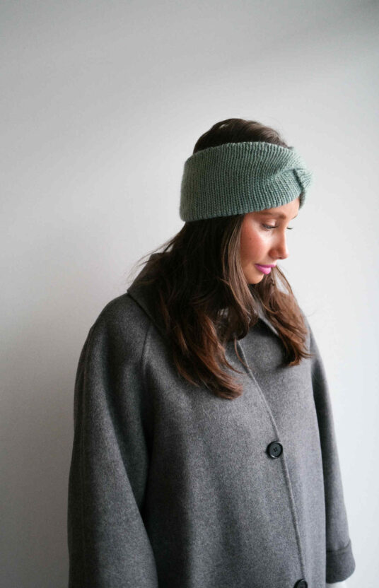 strikkeoppskrift pannebånd med knute til dame og barn tips julegavestrikk