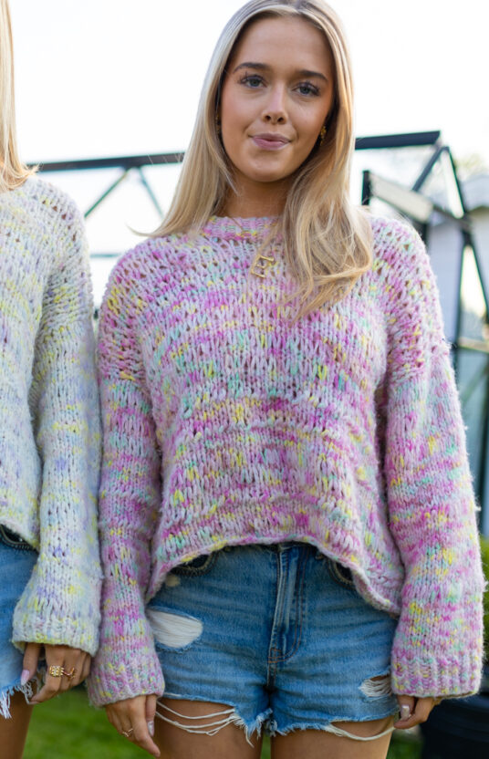 strikkegenser bonbon børstet alpakka håndfarget garn strikkeoppskrift inspirasjon