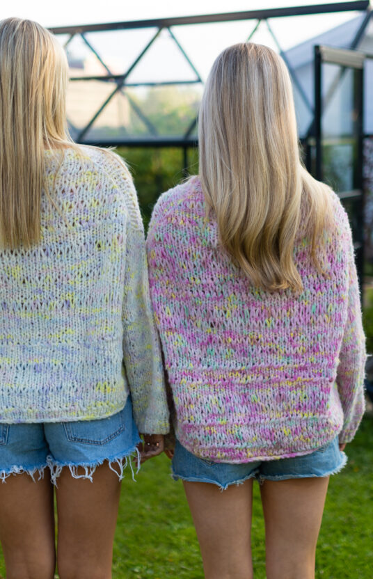 strikkegenser bonbon børstet alpakka håndfarget garn strikkeoppskrift inspirasjon