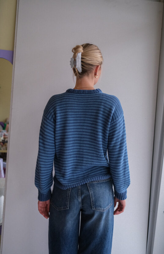 strikkegenser med striper i bomull. strikk som ikke klør- Strikkeoppskrift stripegenser dame