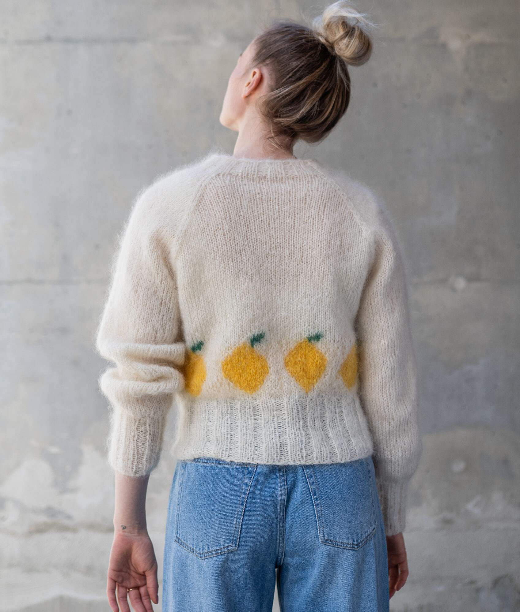 - HipKnitShop Fruity cardigan strikkeoppskrift