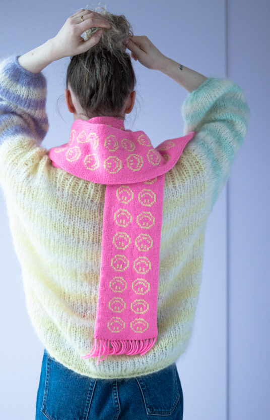 skjerf dame strikkeoppskrift smileys