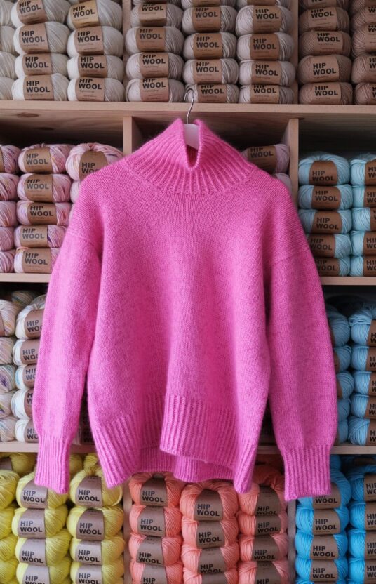 høyhalset genser dame strikkeoppskrift