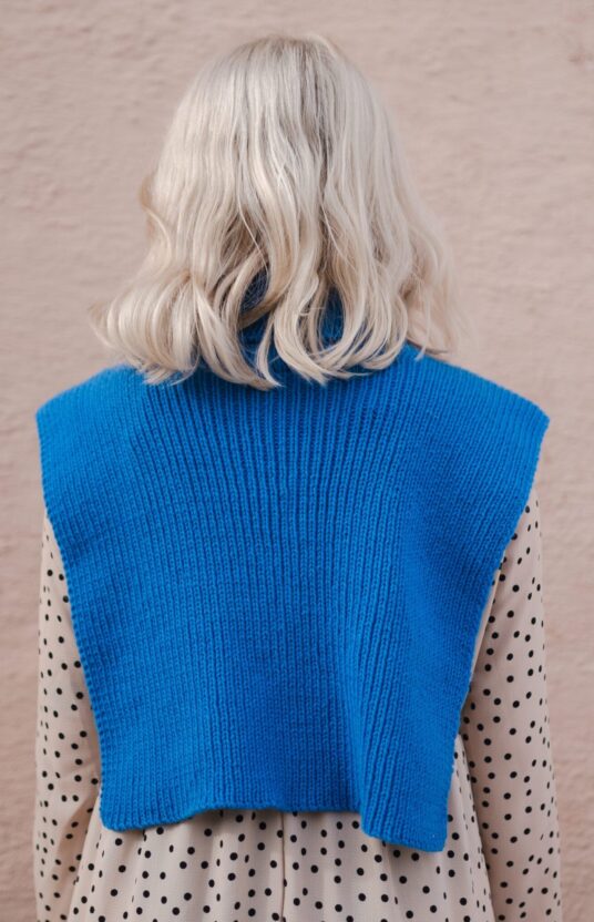 115826-Showtime-bok-rosa-52 - HipKnitShop stor hals dame oppskrift