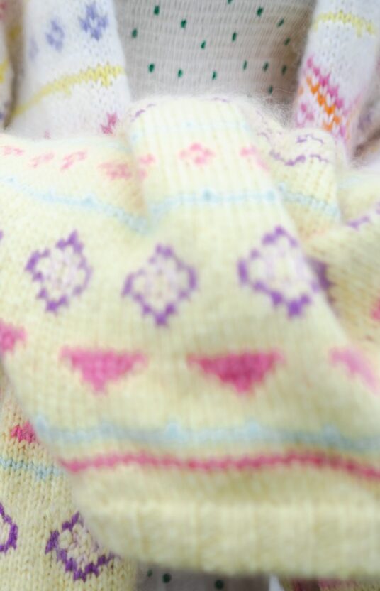 fargerik strikk oppskrifter fame jakke