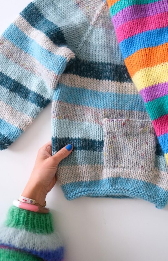 fargerik strikkejakke oppskrift 80s