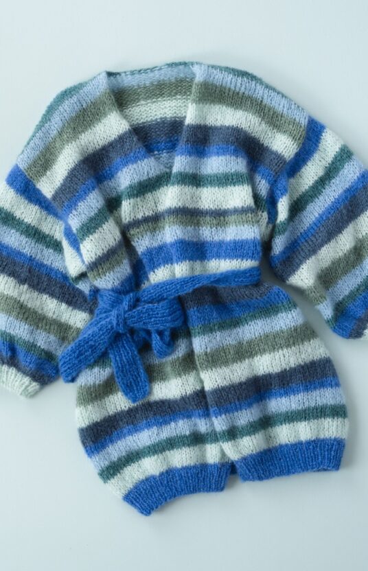 strikkeoppskrift jakke med striper dame fluff