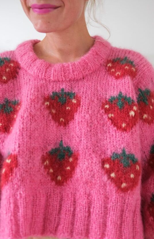 strikkegenser fruity jordbær dame oppskrift