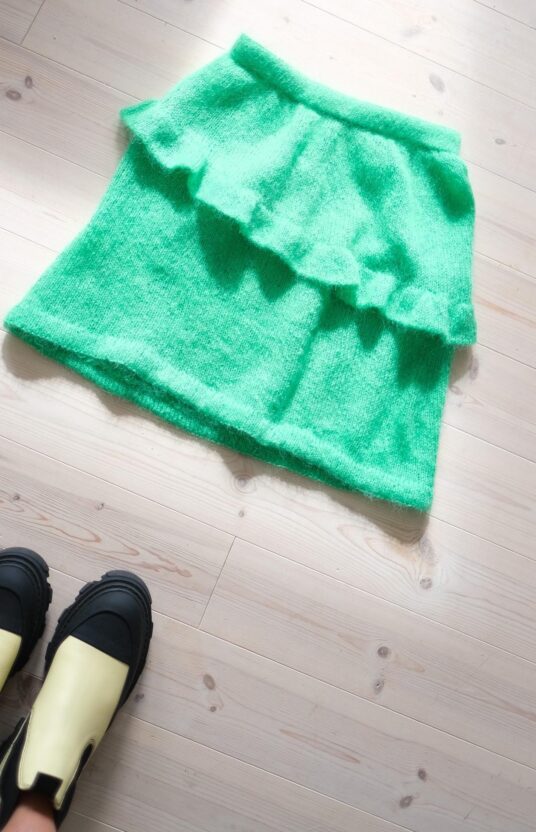 strikkeoppskrift skjørt dame