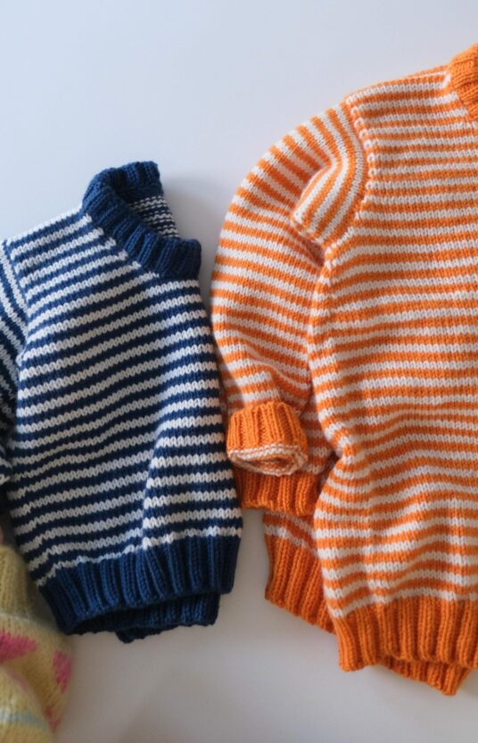 strikkegenser barn med striper oppskrift