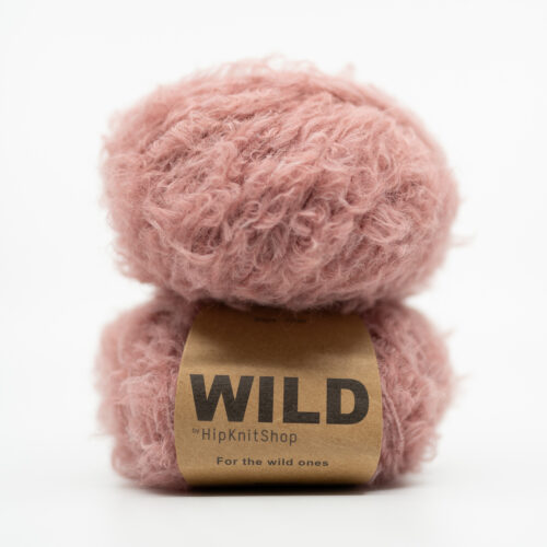 Rosa-colored fluffy yarn