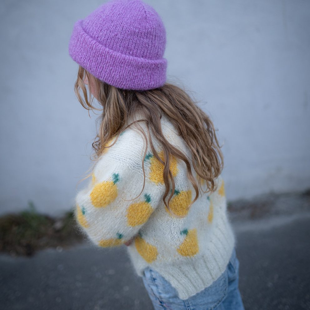 146746-Fruity-genser-barn-strikkeoppskrift-21 - HipKnitShop fluffy genser barn oppskrift