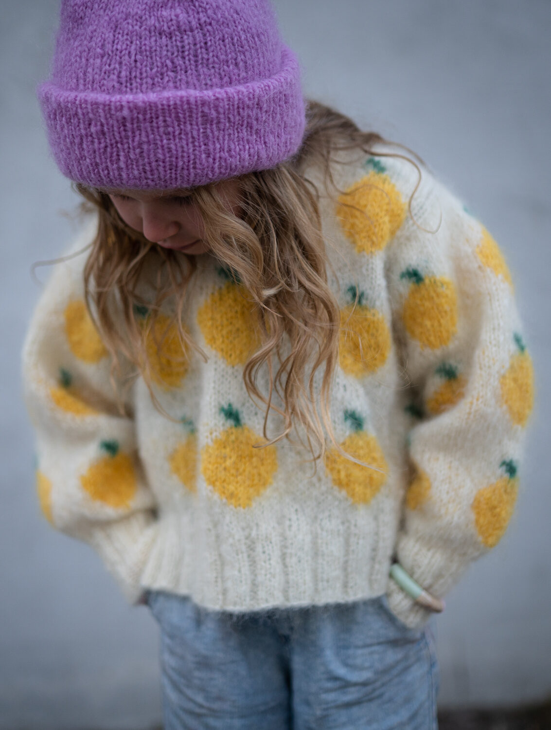 146746-Fruity-genser-barn-strikkeoppskrift - HipKnitShop kule strikkegensere barn og voksne oppskrift