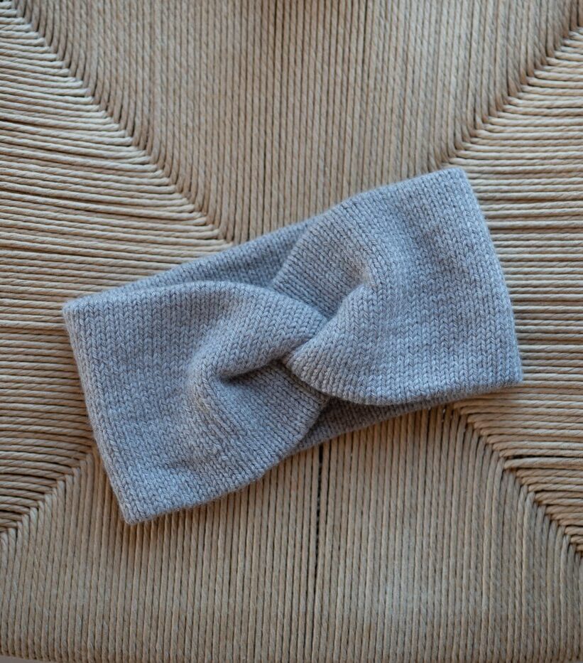 147642-POP-panneband-strikkeoppskrift - HipKnitShop Pannebånd barn merino oppskrift