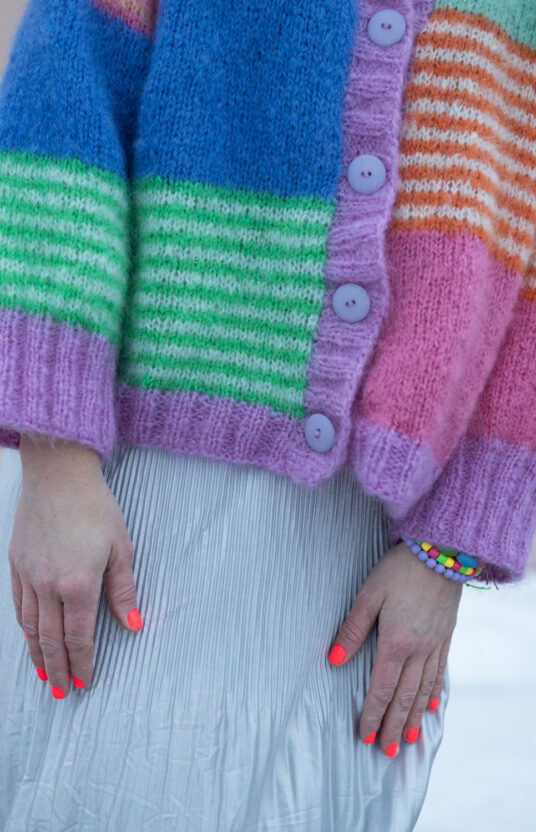 cardigan dame strikkeoppskrift