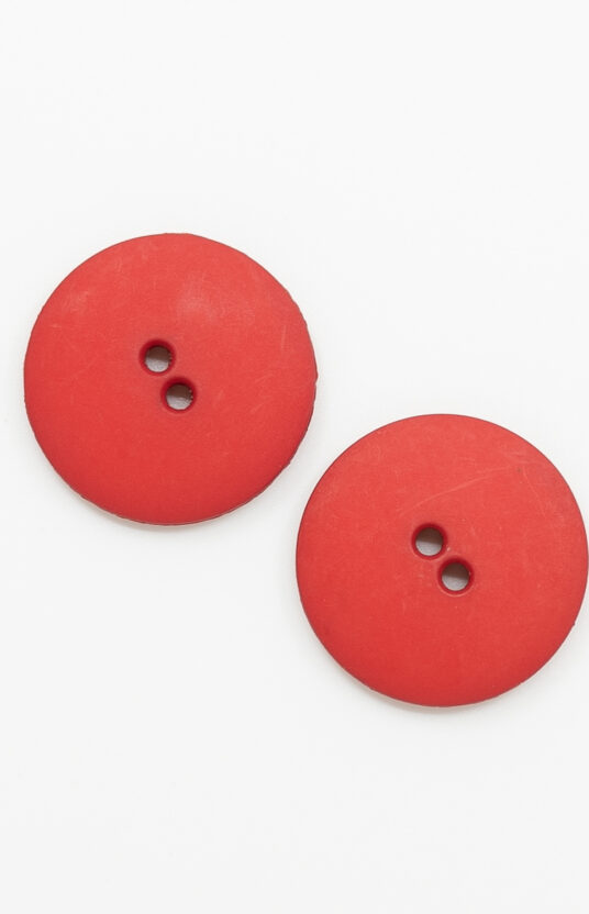 rød stor plastknapp strikk