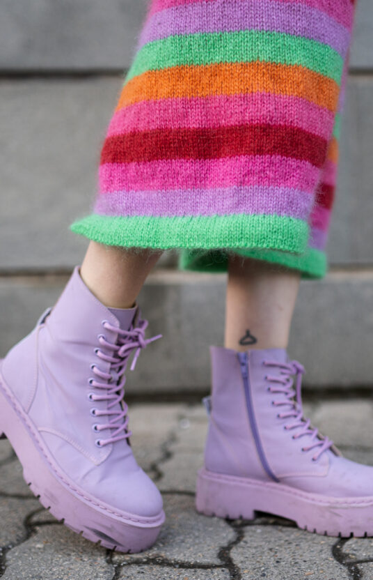 strikkeoppskrift skjørt dame med striper