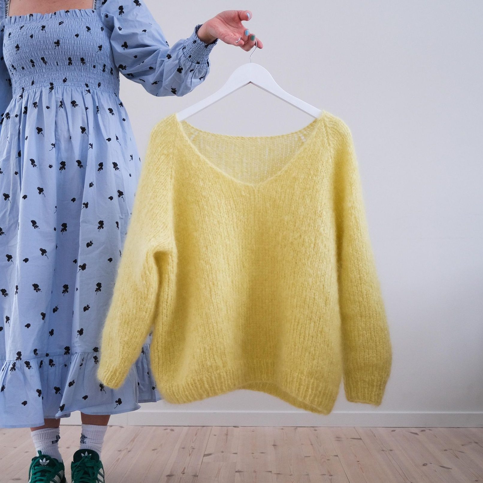 164663-Ny-Fluff-genser-kit-2 - HipKnitShop strikkeoppskrift mohair genser dame