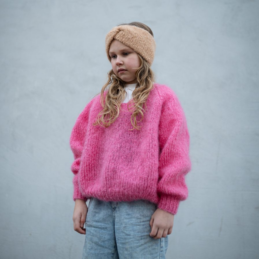 164663-Ny-Fluff-genser-kit-3 - HipKnitShop mohair genser barn strikkeoppskrift