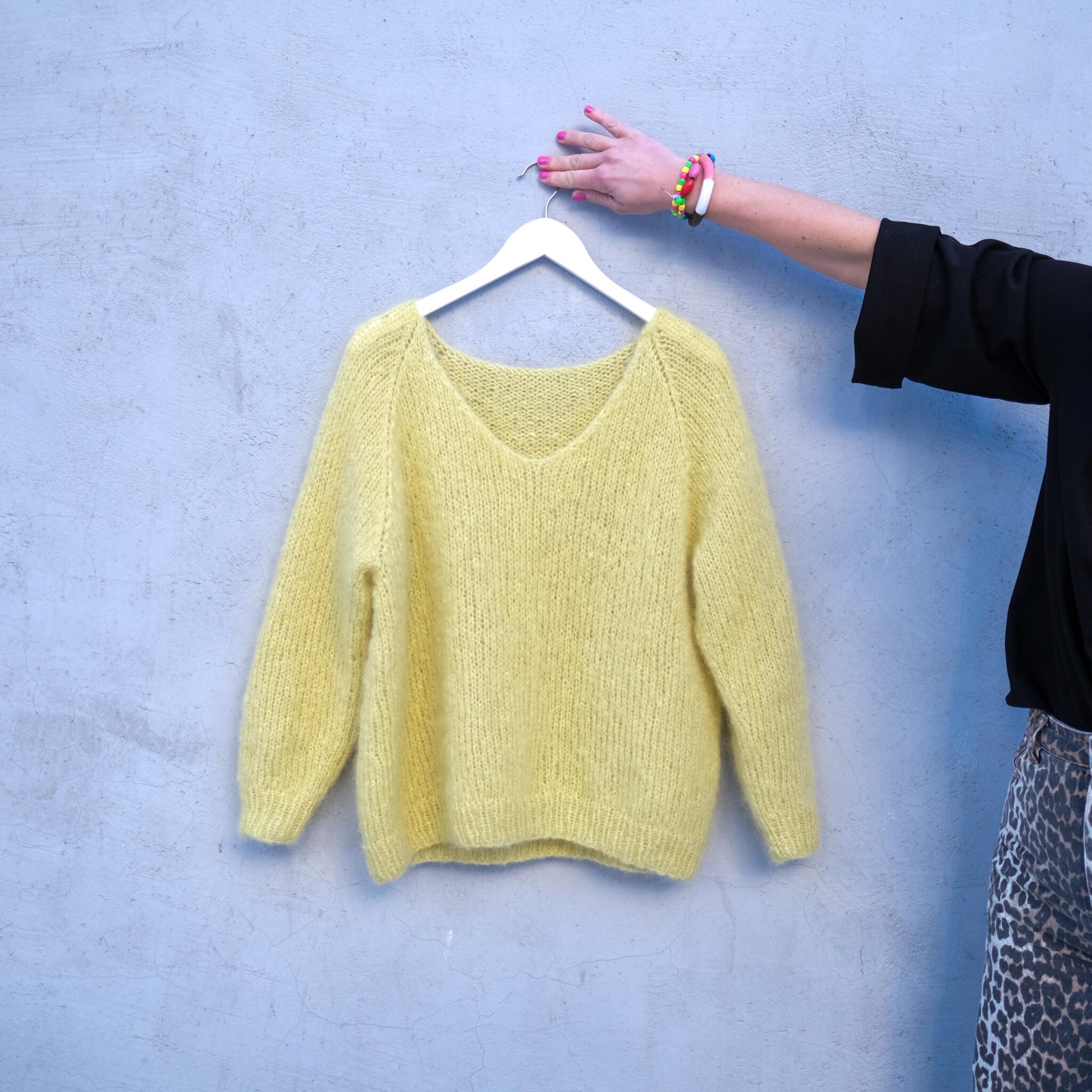 164663-Ny-Fluff-genser-kit-31 - HipKnitShop american dreams genser strikkeoppskrift