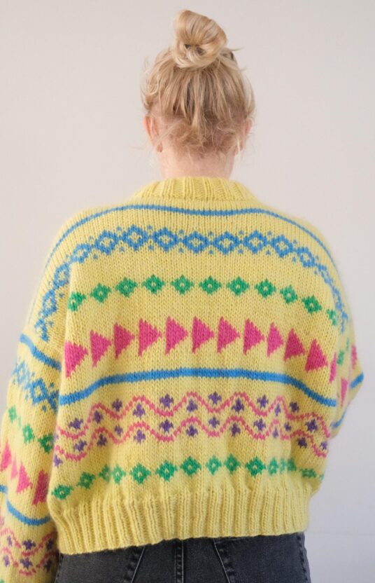 mønsterstrikk fargerik gensere oppskrift