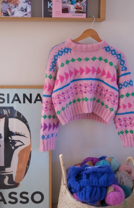 strikkeoppskrift genser dame mønster