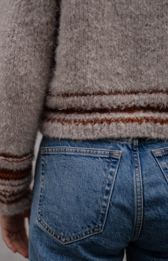 enkel strikkeoppskrift genser dame