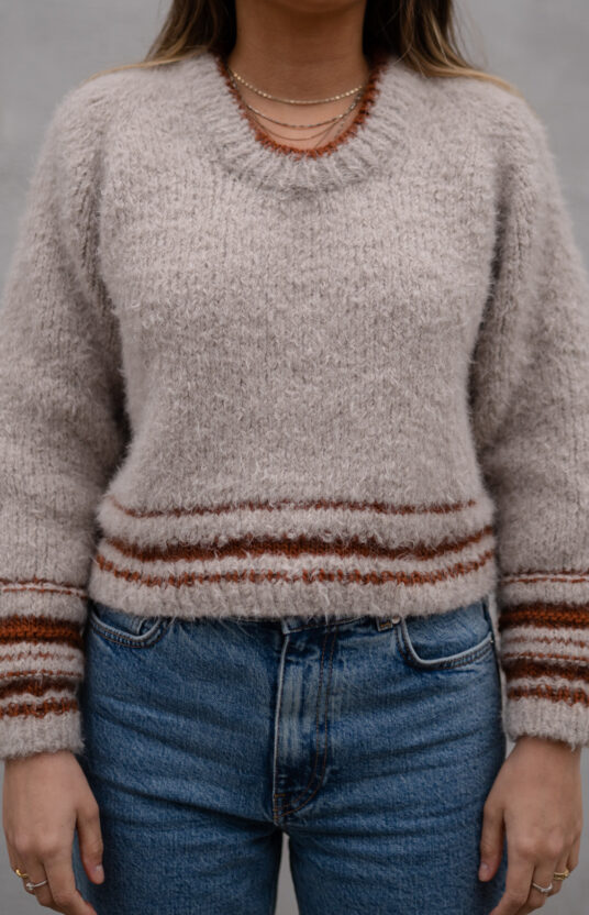 enkel genser dame strikkeoppskrift